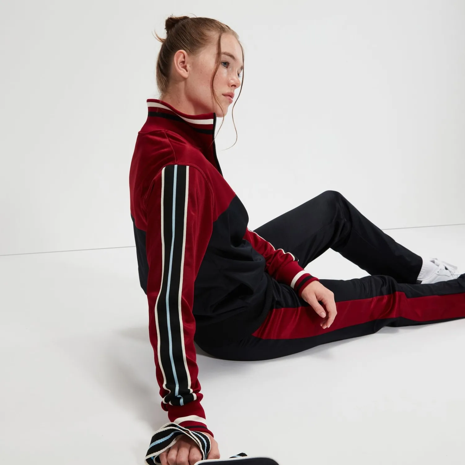 Ellesse Trainingsjacken Und Trainingsanzüge>Trainingsoberteil Rowe Burgunderrot für Damen